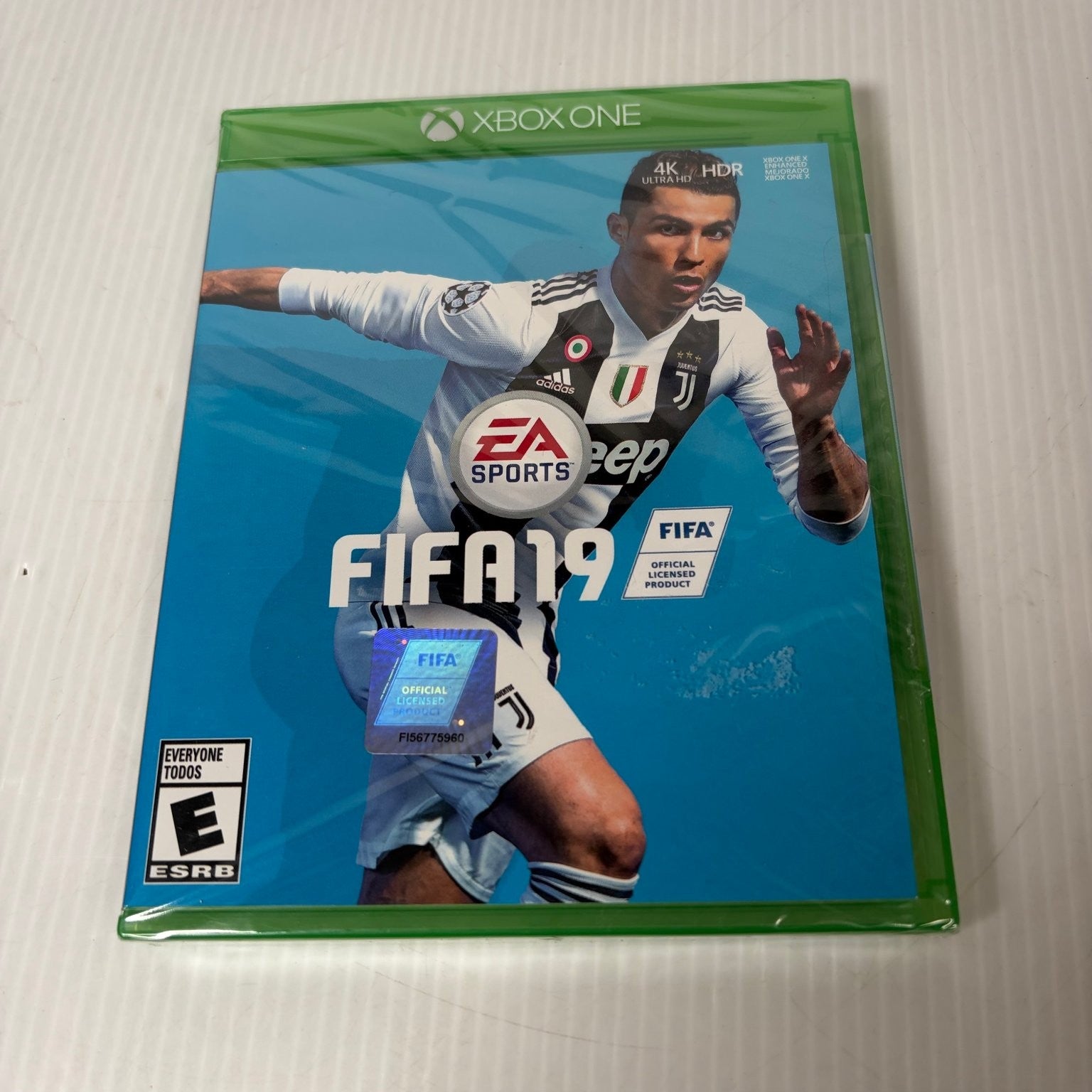 FIFA 19 Xbox One Video Game 4K HDR Multiplayer Champions League