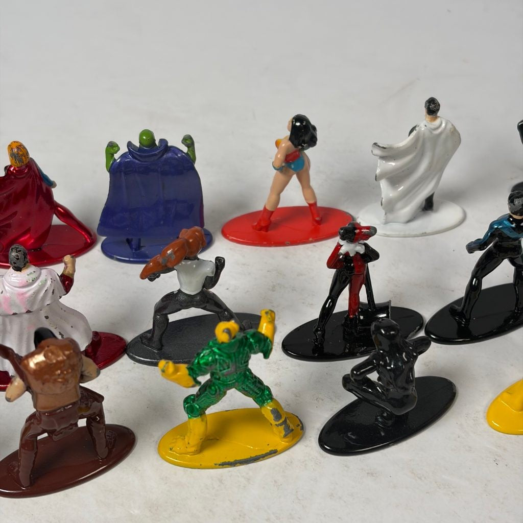 Jada Nano Metalfigs DC Comics Lot of 20 Diecast Mini Figures Batman Superman