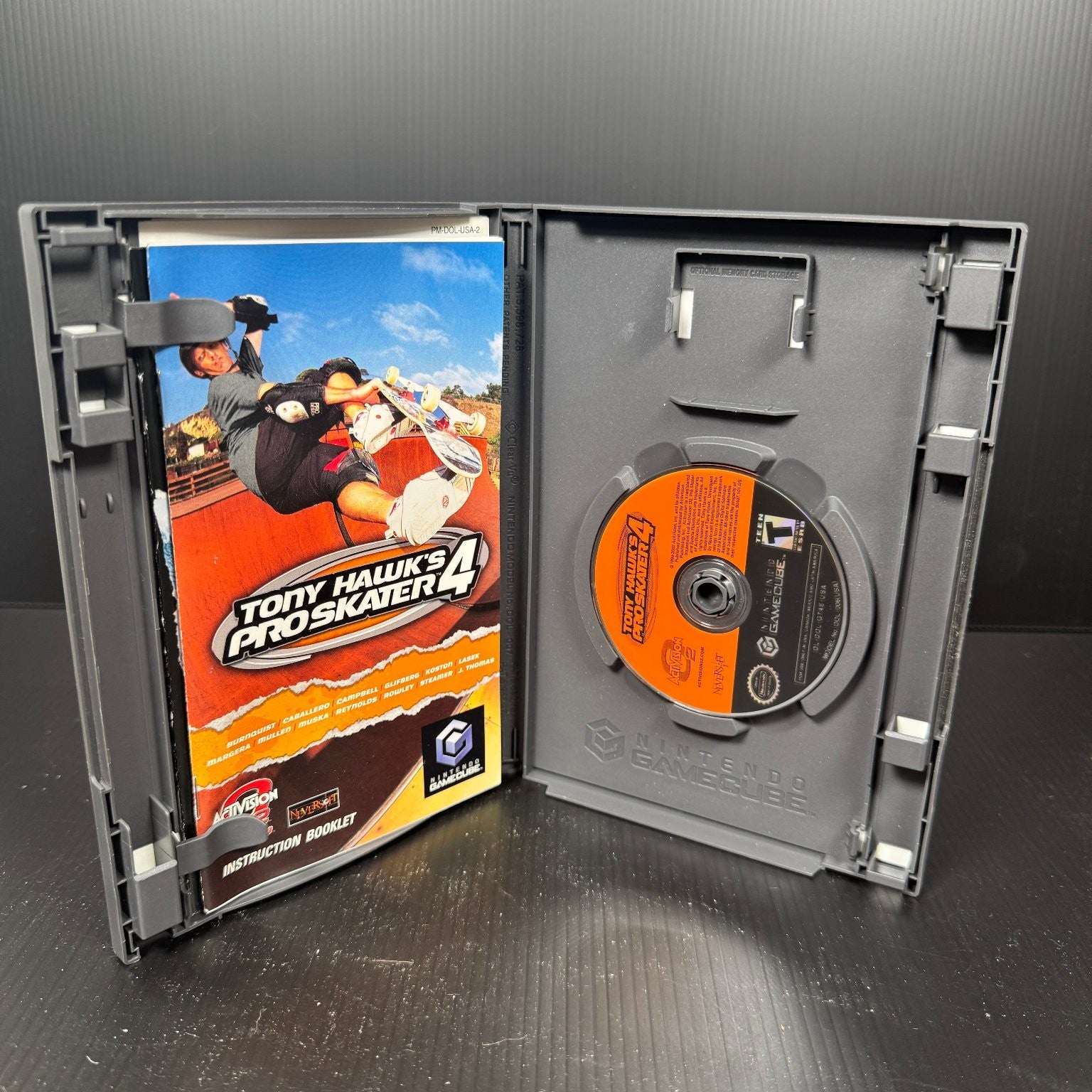 Tony Hawk's Pro Skater 4 Nintendo GameCube Complete CIB Video Game Multiplayer