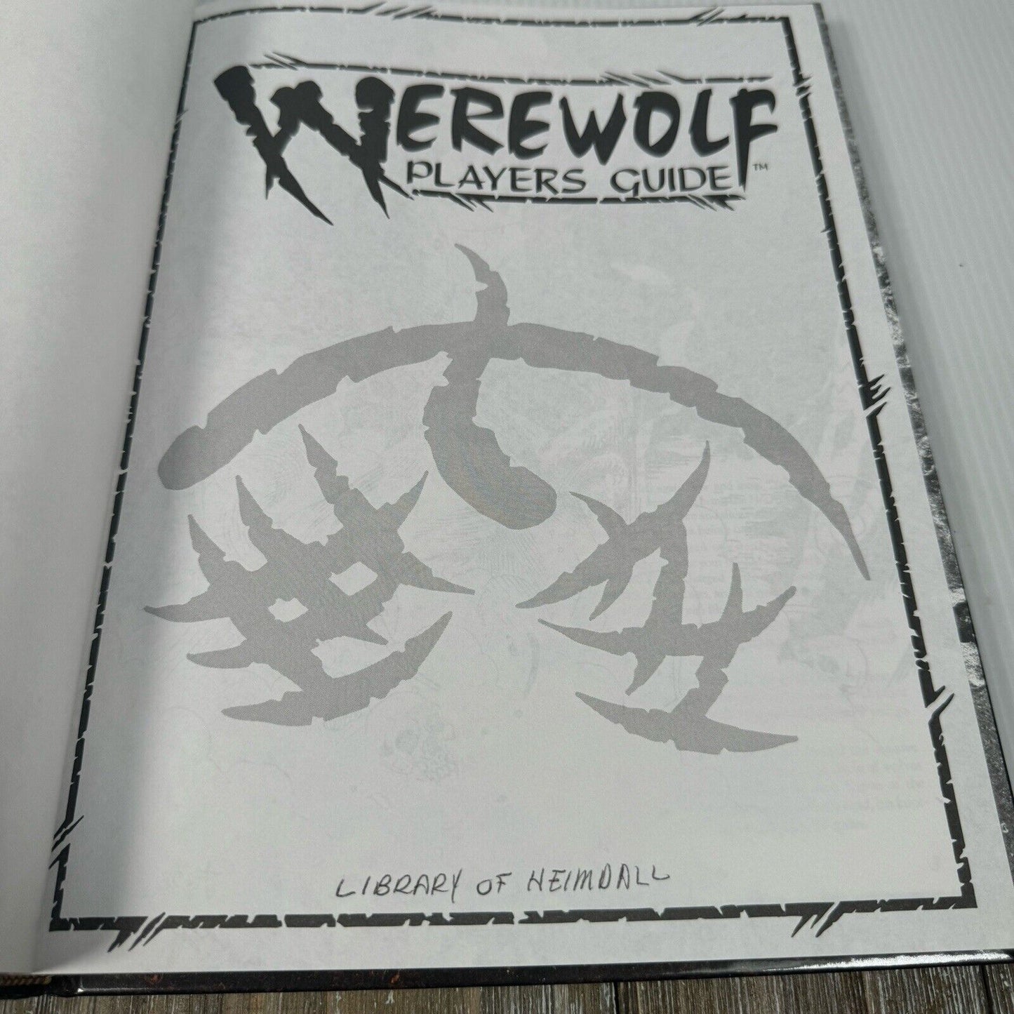 Werewolf: The Apocalypse Player's Guide, 2nd Ed WW3108 - Hardcover Sourcebook