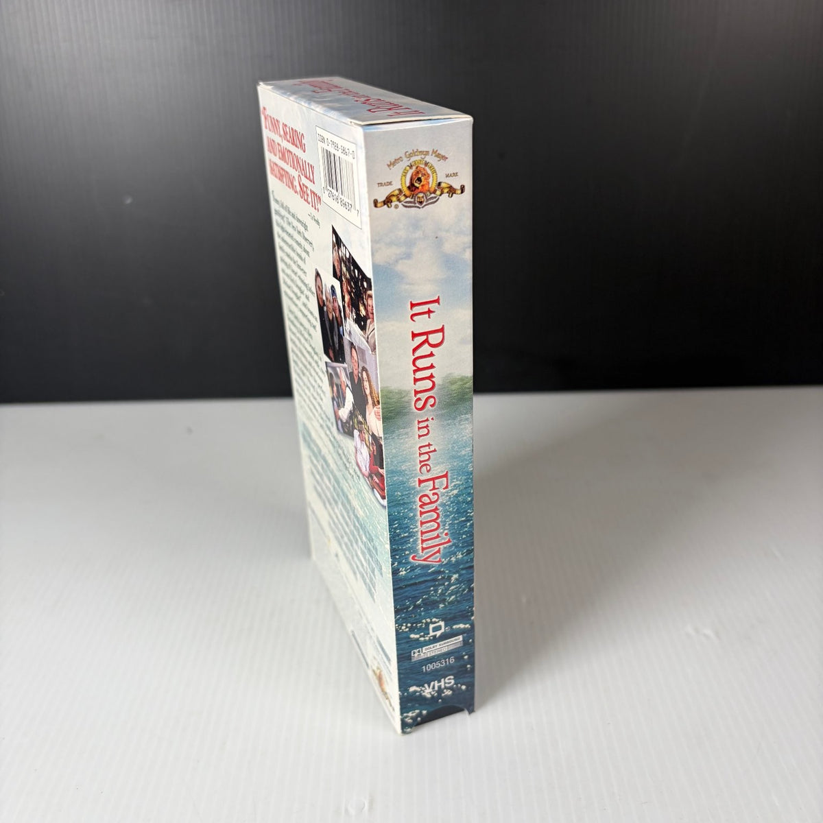 It Runs in the Family VHS 2003 Drama Family MGM Home Entertainment