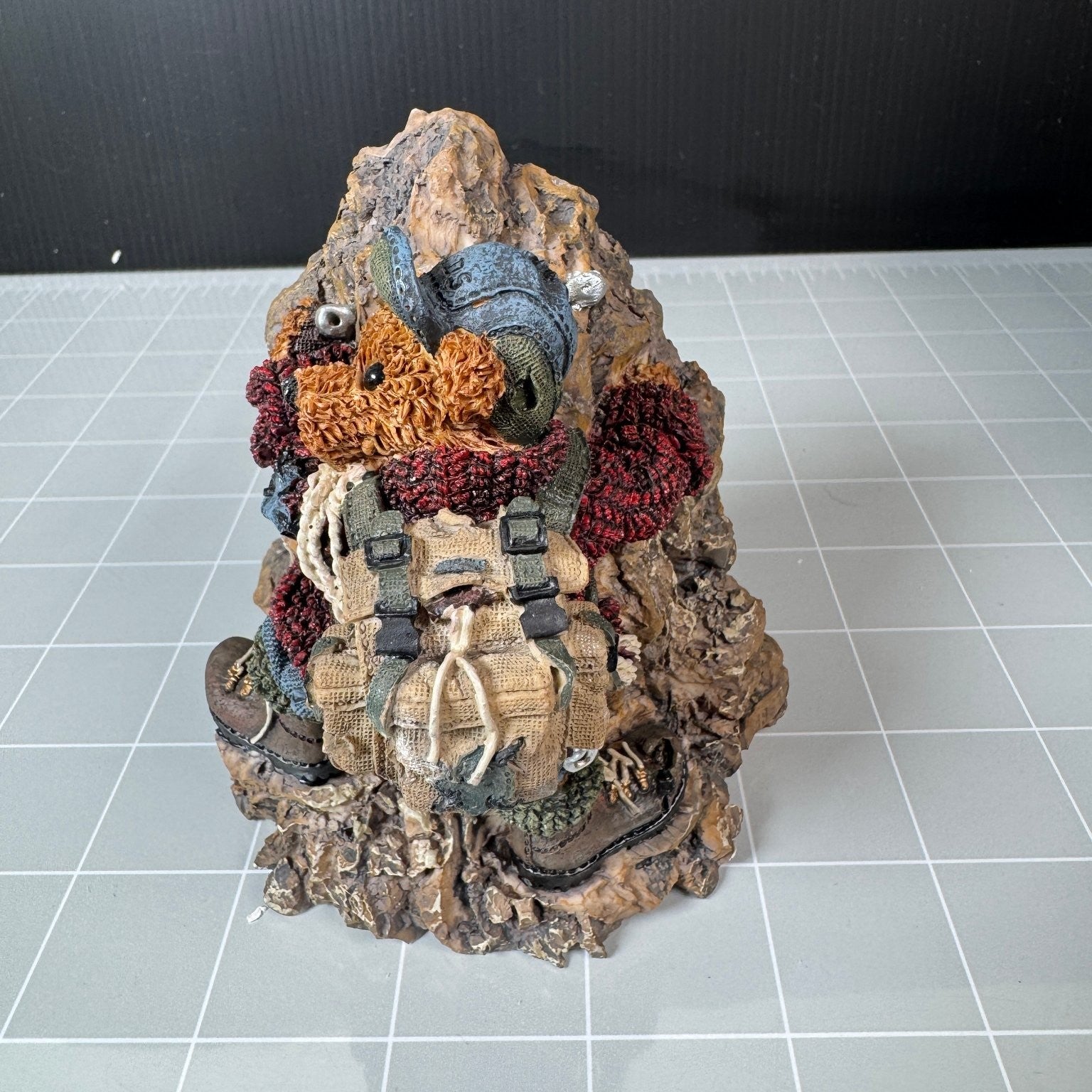 Boyds Bears Climber Resin Figure w/Base 1991 Bearstone Collection