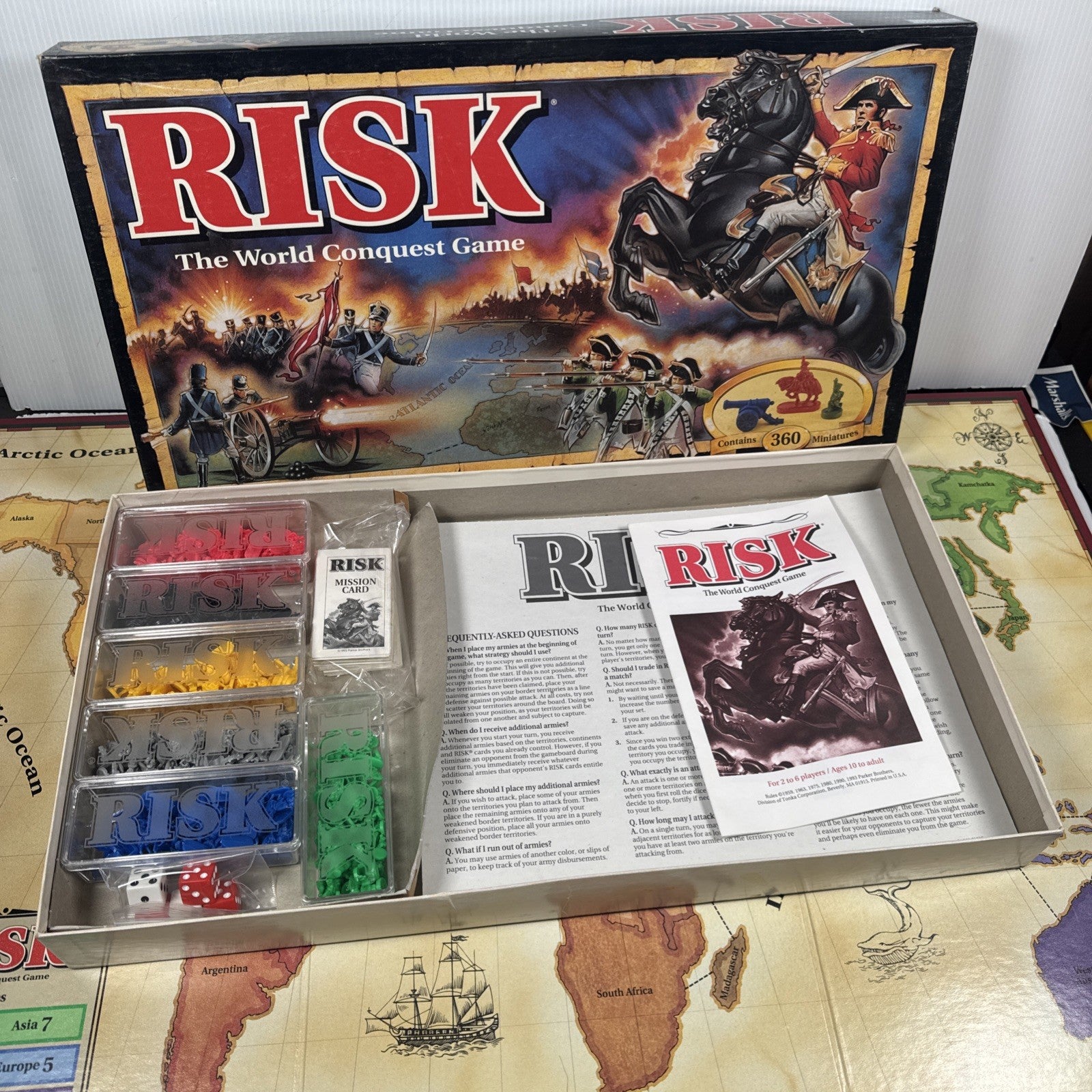 1993 Risk Board Game by Parker Brothers Complete w/ All Miniature Containers