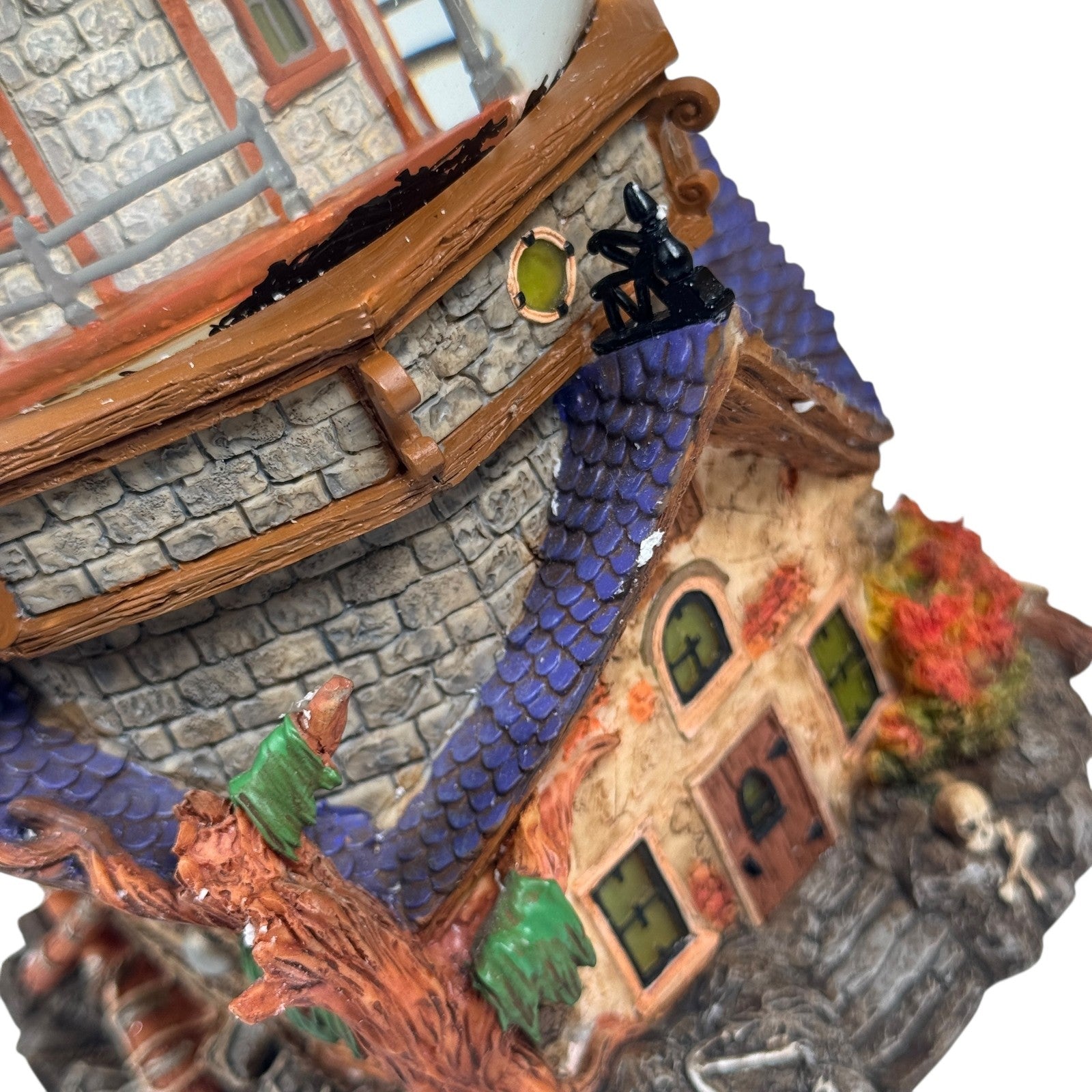 Department 56 Halloween Shipwreck Lighthouse Waterglobe Lighted w/ Glowing Ghost