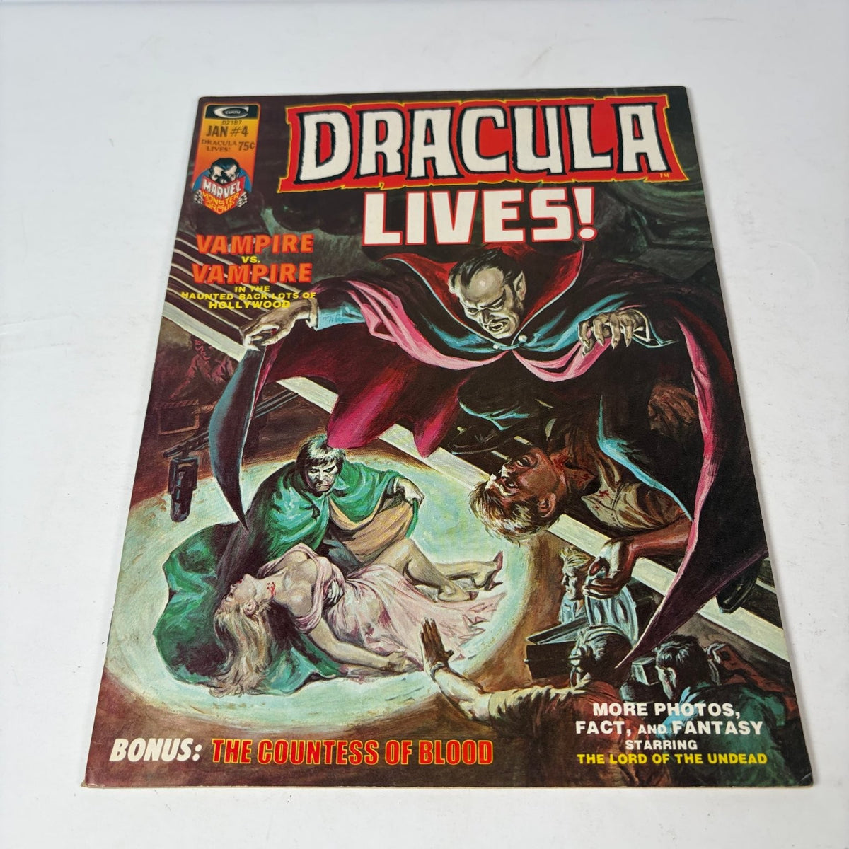Dracula Lives January 1974 Vampire vs Vampire Magazine Marvel Horror