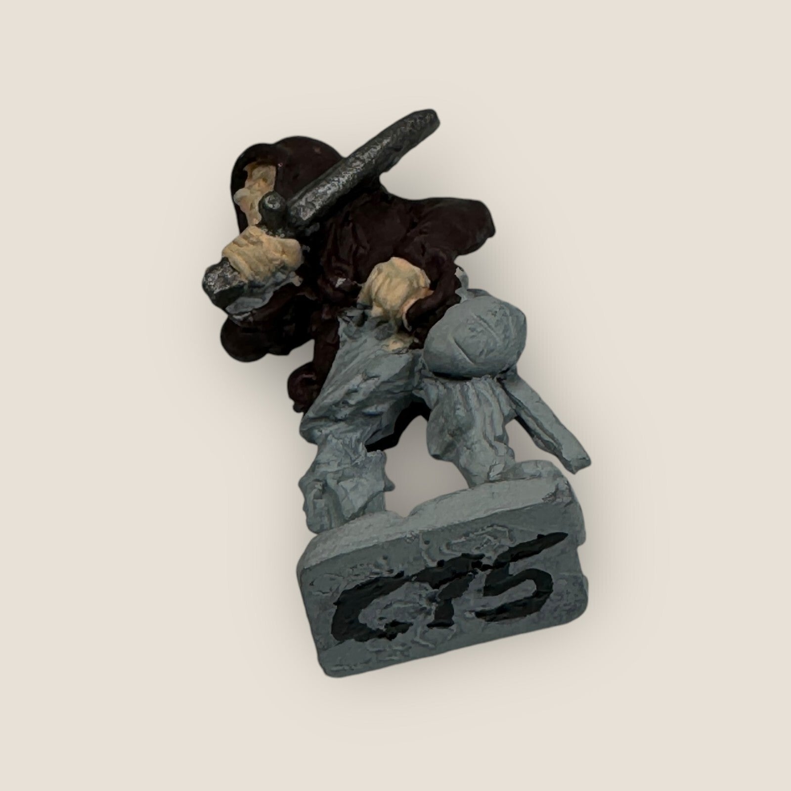 Dungeons & Dragons Lot of 4 Human Male Assassins Lead Miniatures Ral Partha 1976