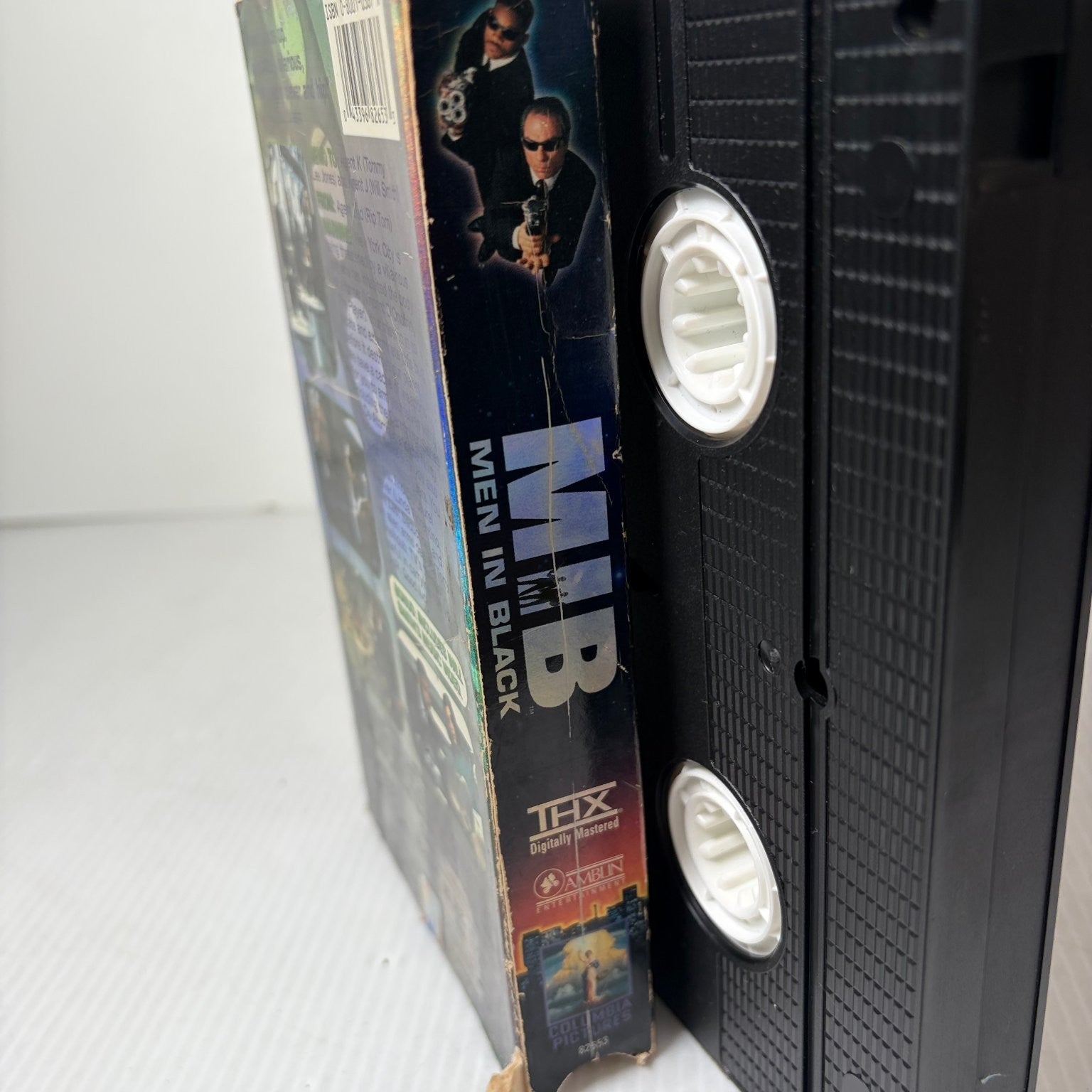 Men in Black MIB VHS 1997 Sci-Fi Action Comedy THX Columbia Pictures
