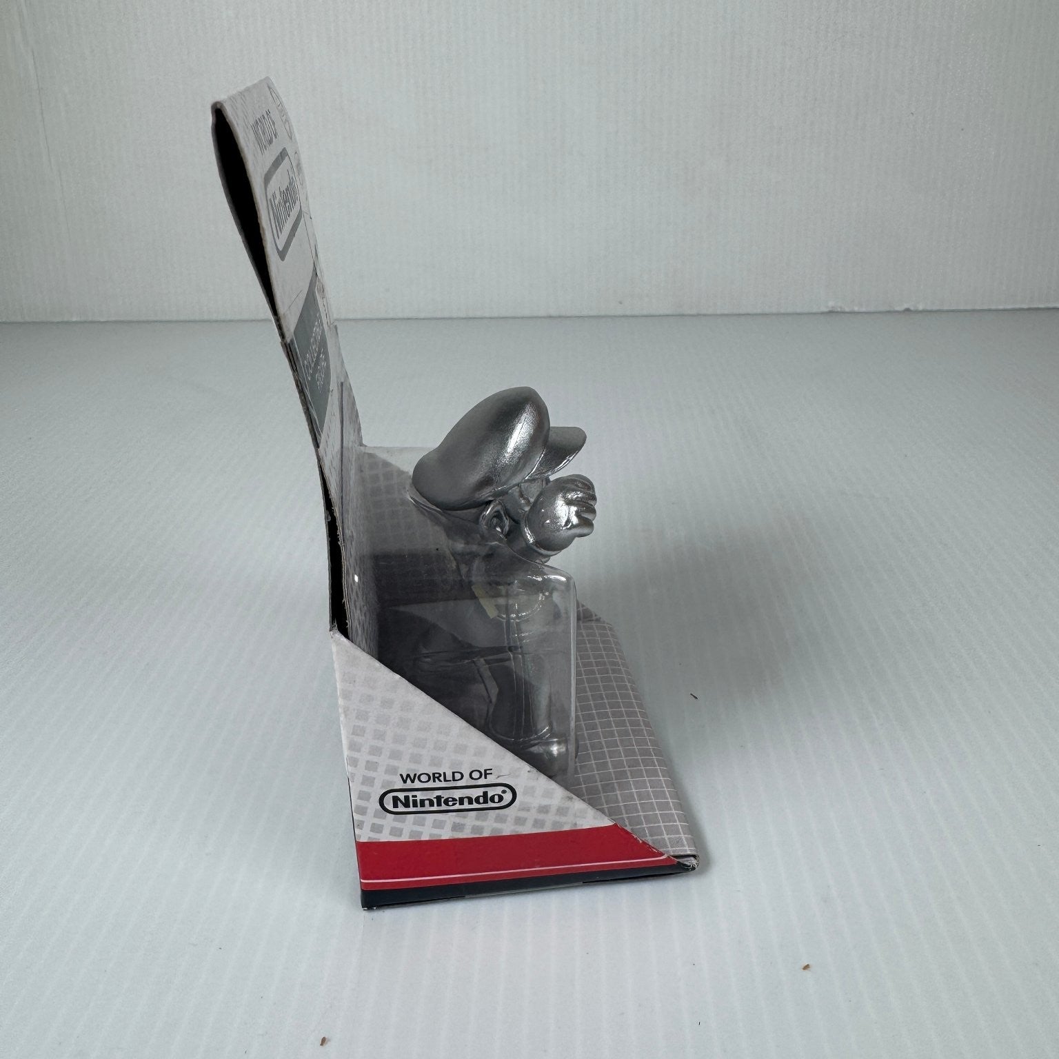 World of Nintendo Silver Metal Mario 2.5" Collectible Figure Super Mario