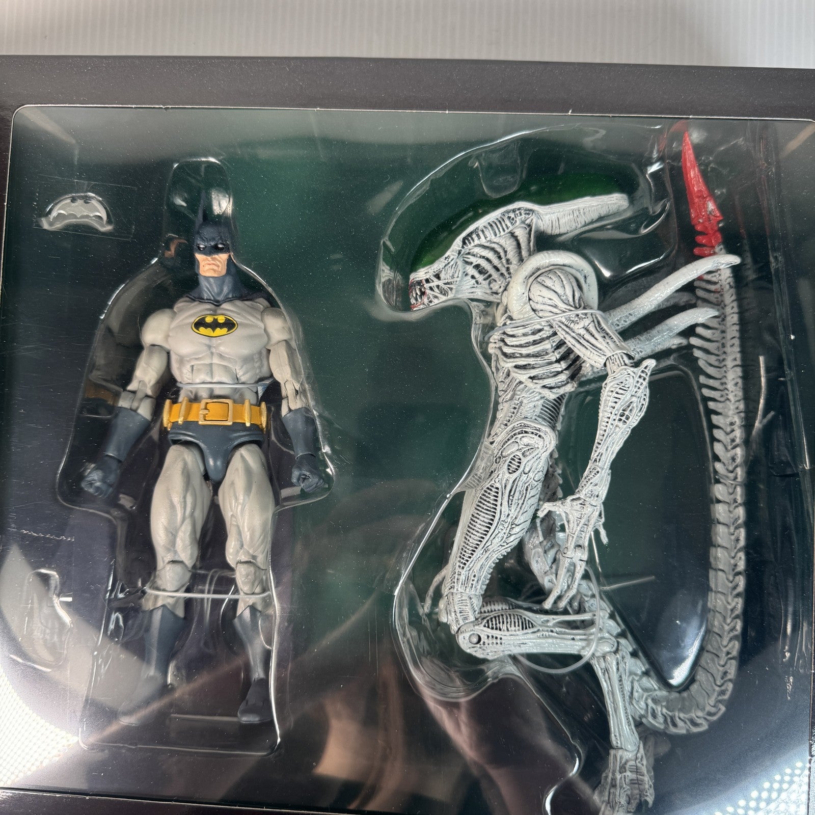 NECA Batman vs Aliens Figure 2-Pack DC Comics 20th Century Fox SDCC Exclusive