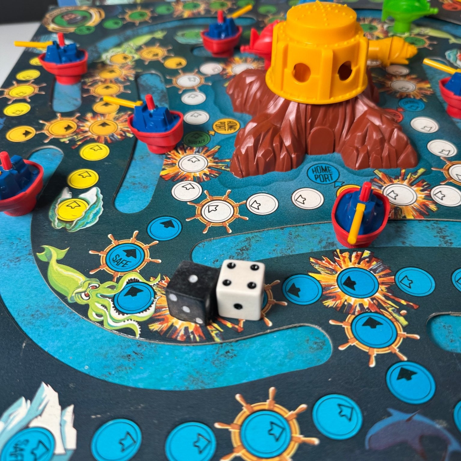 Disney World 20,000 Leagues Under The Sea Game Lakeside Board Game Complete