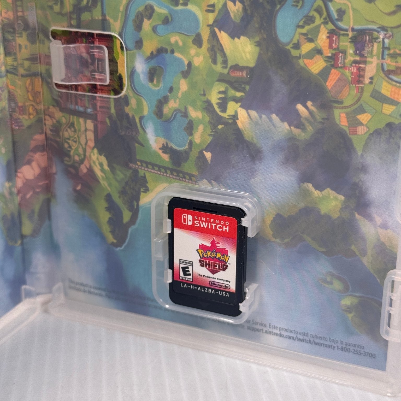 Pokemon Shield Nintendo Switch Video Game Multiplayer Adventure