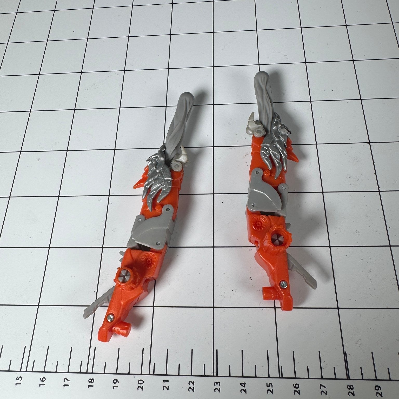 Predaking Predacon Dual Hydrafire Blasters & Tail Sword 2013 Beast Wars