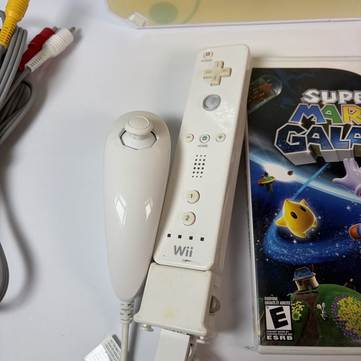 Nintendo Wii RVL-001 White Console w/ Super Mario Galaxy, Motion Plus & Nunchuk