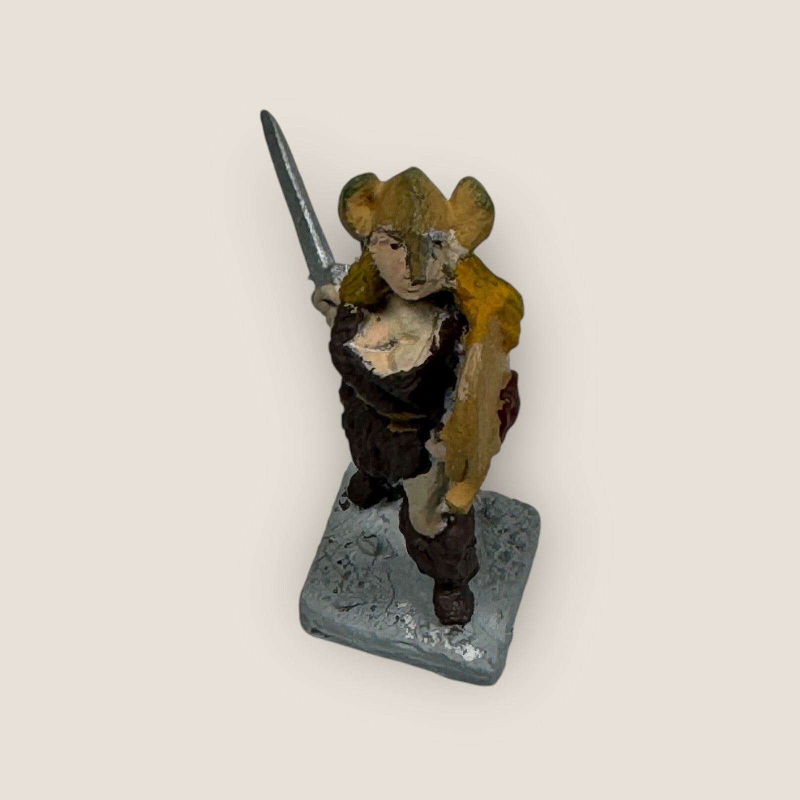 Dungeons & Dragons Lot 4 Fighter Human Females Painted Lead Miniatures Heritage