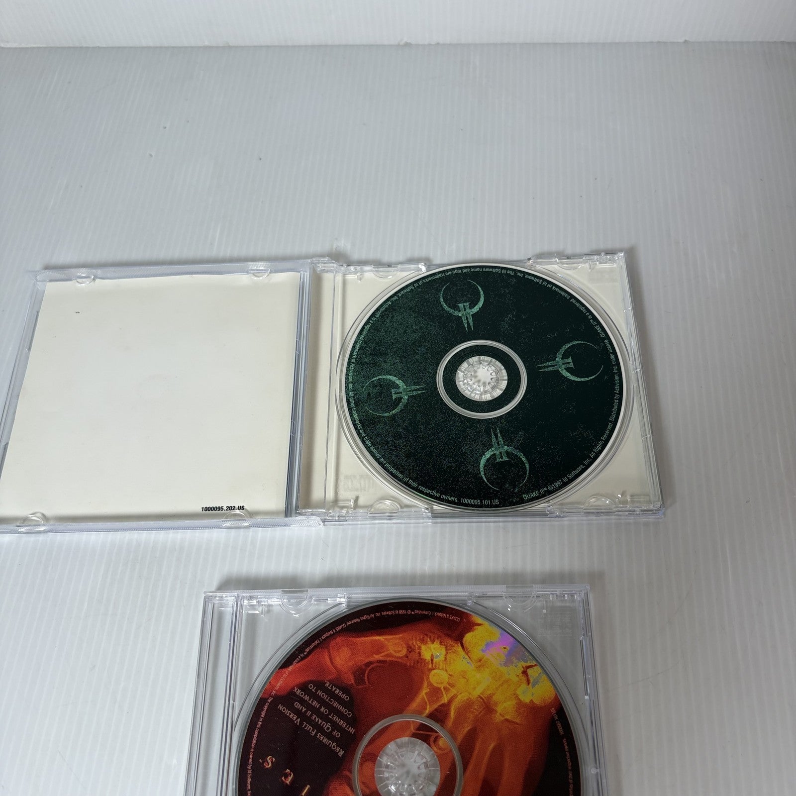 Quake II PC CD-ROM Video Game 1997 Activision ID w/ Extremities Netpack 1