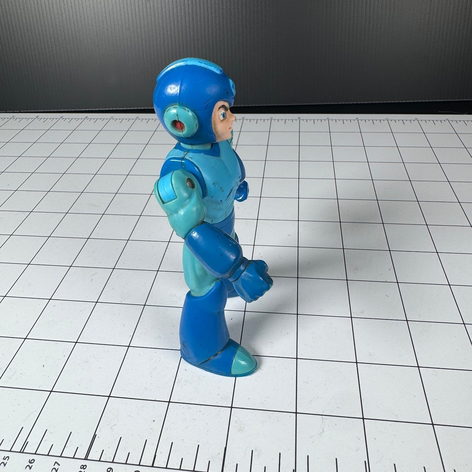 Vintage 1994 Mega Man Video Game 5" Action Figure Bandai Capcom