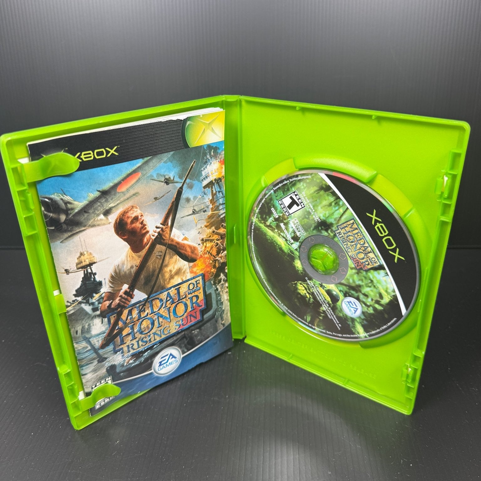 Medal of Honor Rising Sun Xbox Complete CIB Video Game Multiplayer WWII Shooter