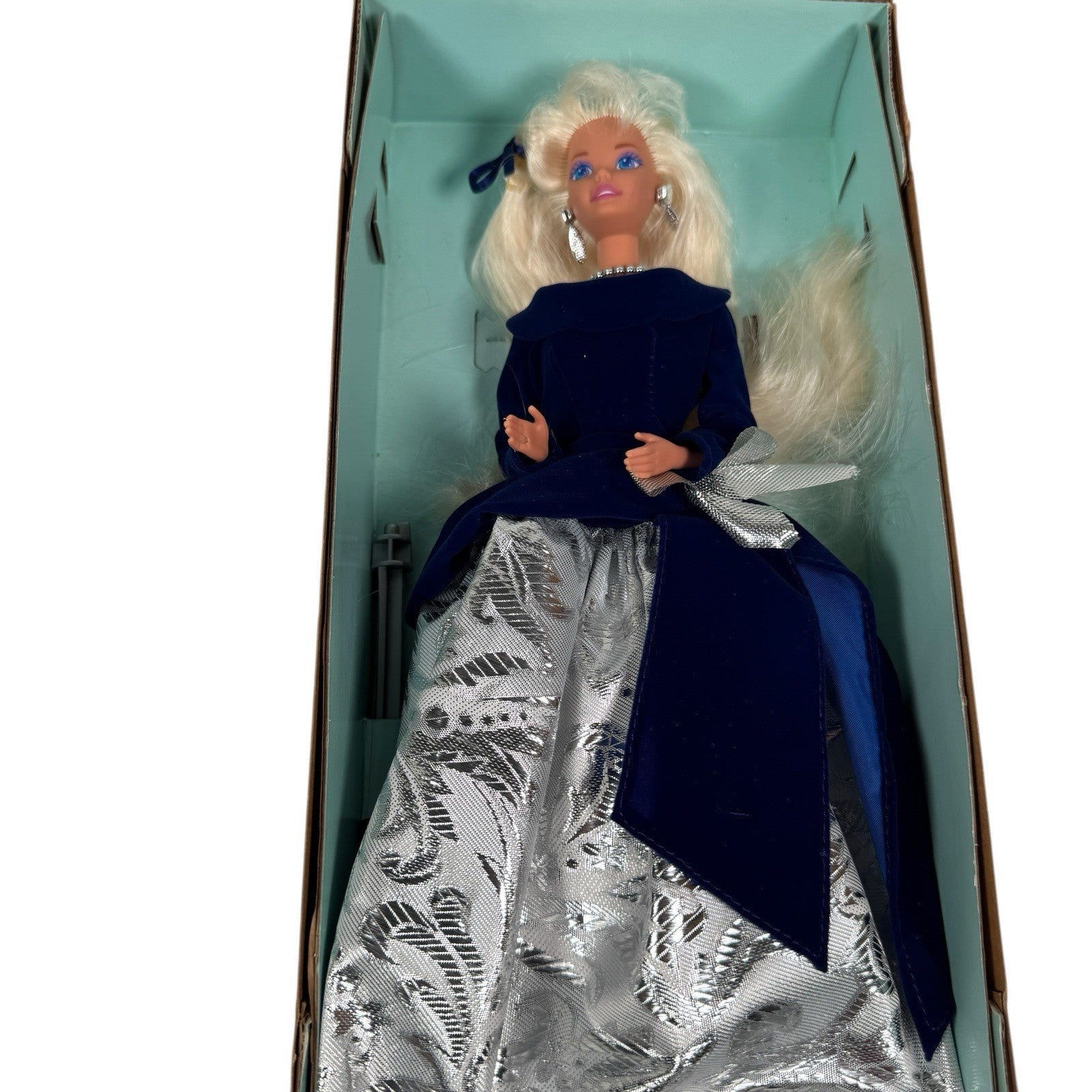 WINTER VELVET Barbie Doll Blonde Avon Special Edition Mattel 1995