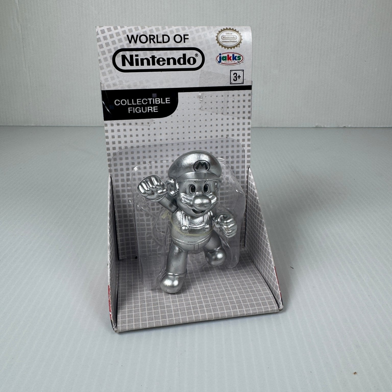 World of Nintendo Silver Metal Mario 2.5" Collectible Figure Super Mario