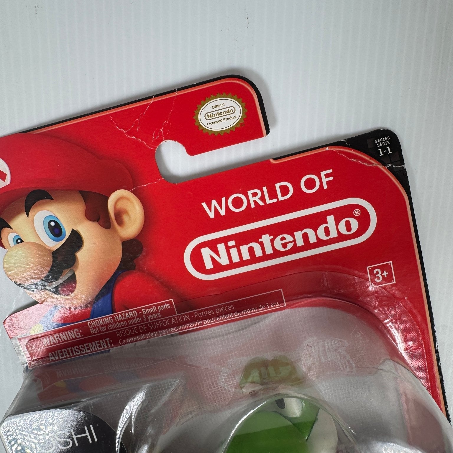 Yoshi 4" Figure w/ Mystery Accessory Jakks Pacific World of Nintendo Super Mario