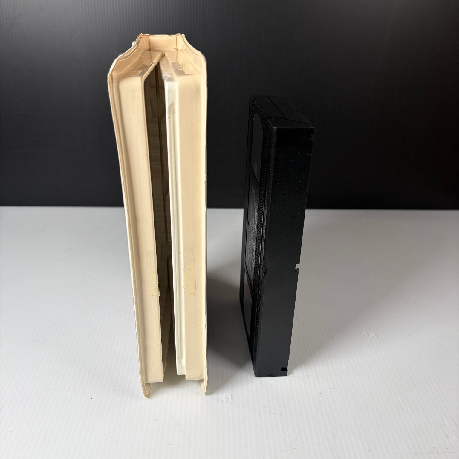 Davy Crockett and the River Pirates VHS 1956 Adventure Walt Disney