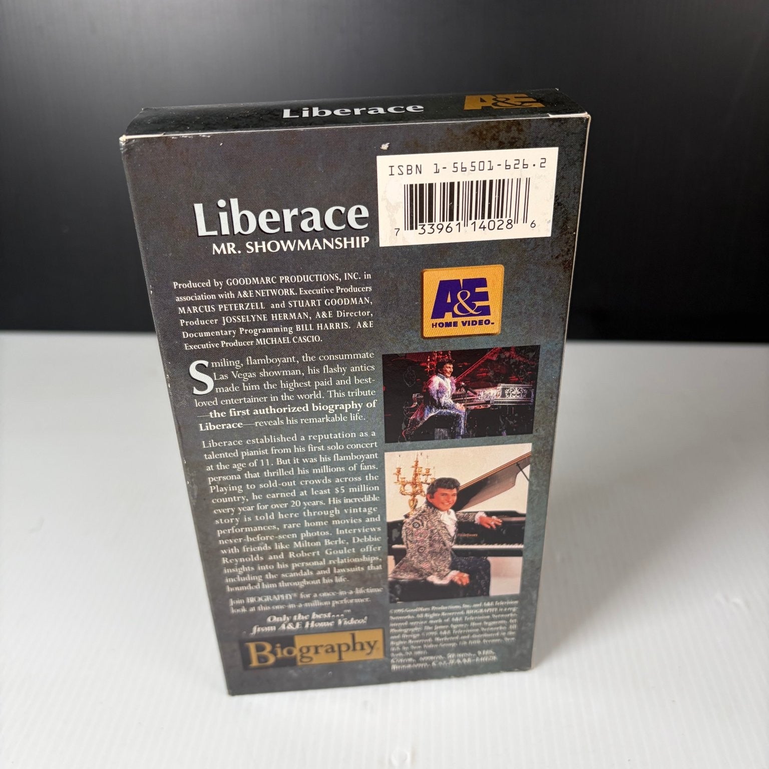 Liberace Mr. Showmanship VHS A&E Biography 1993 Music A&E Home Video