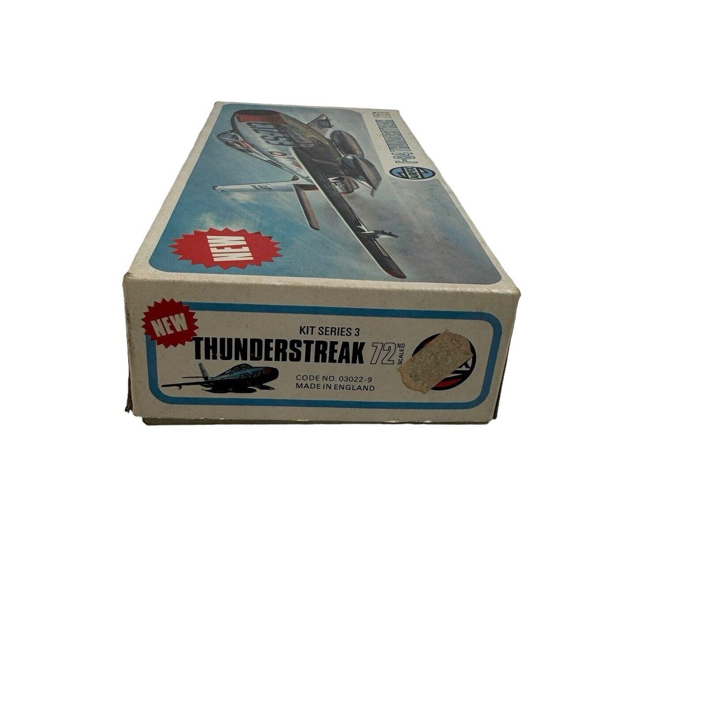 Airfix 1/72 scale jet airplane model kit F-84F Thunderstreak fighter bomber New