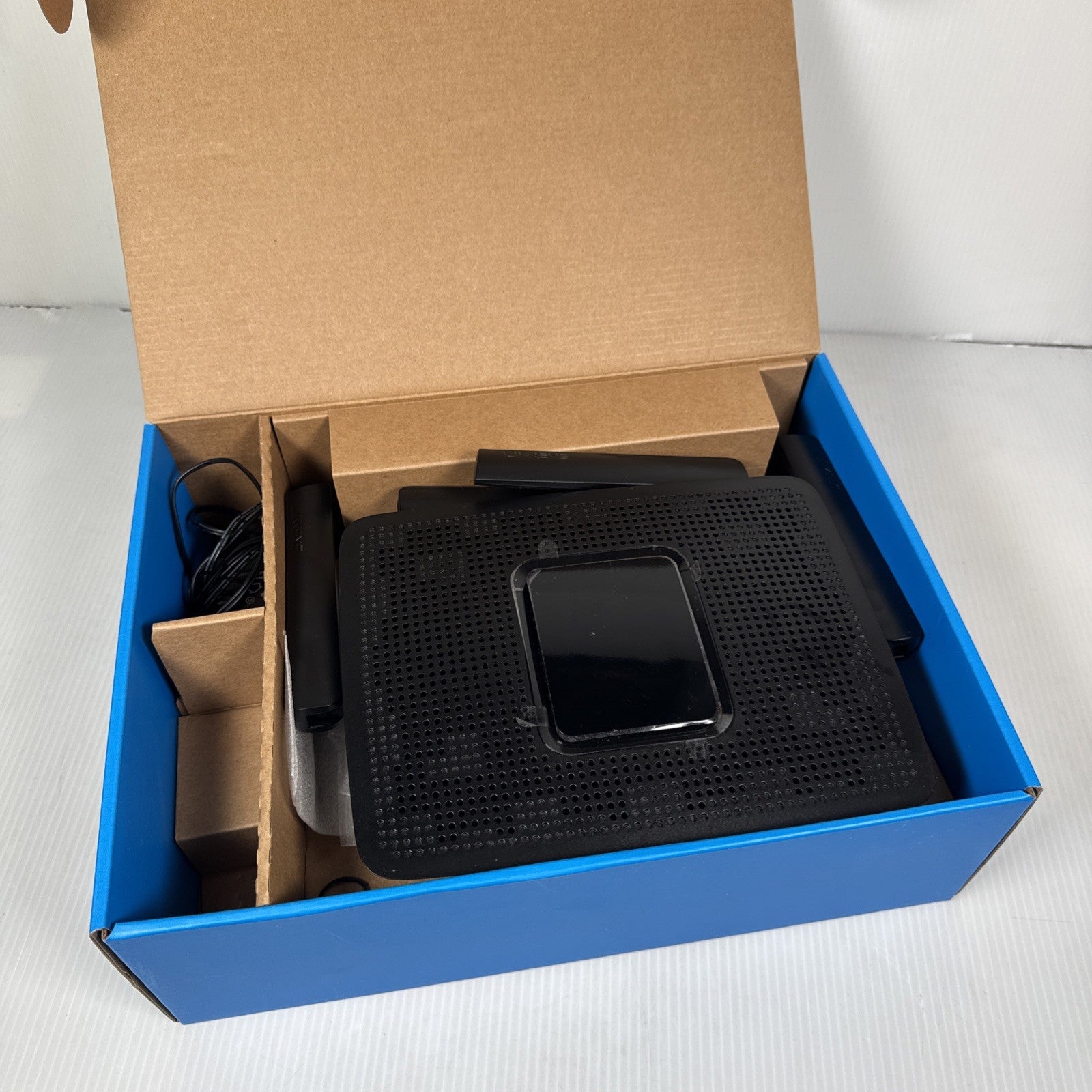 Linksys EA8300 Max-Stream Wireless AC2200 MU-MIMO Tri-Band Wi-Fi Gigabit Router