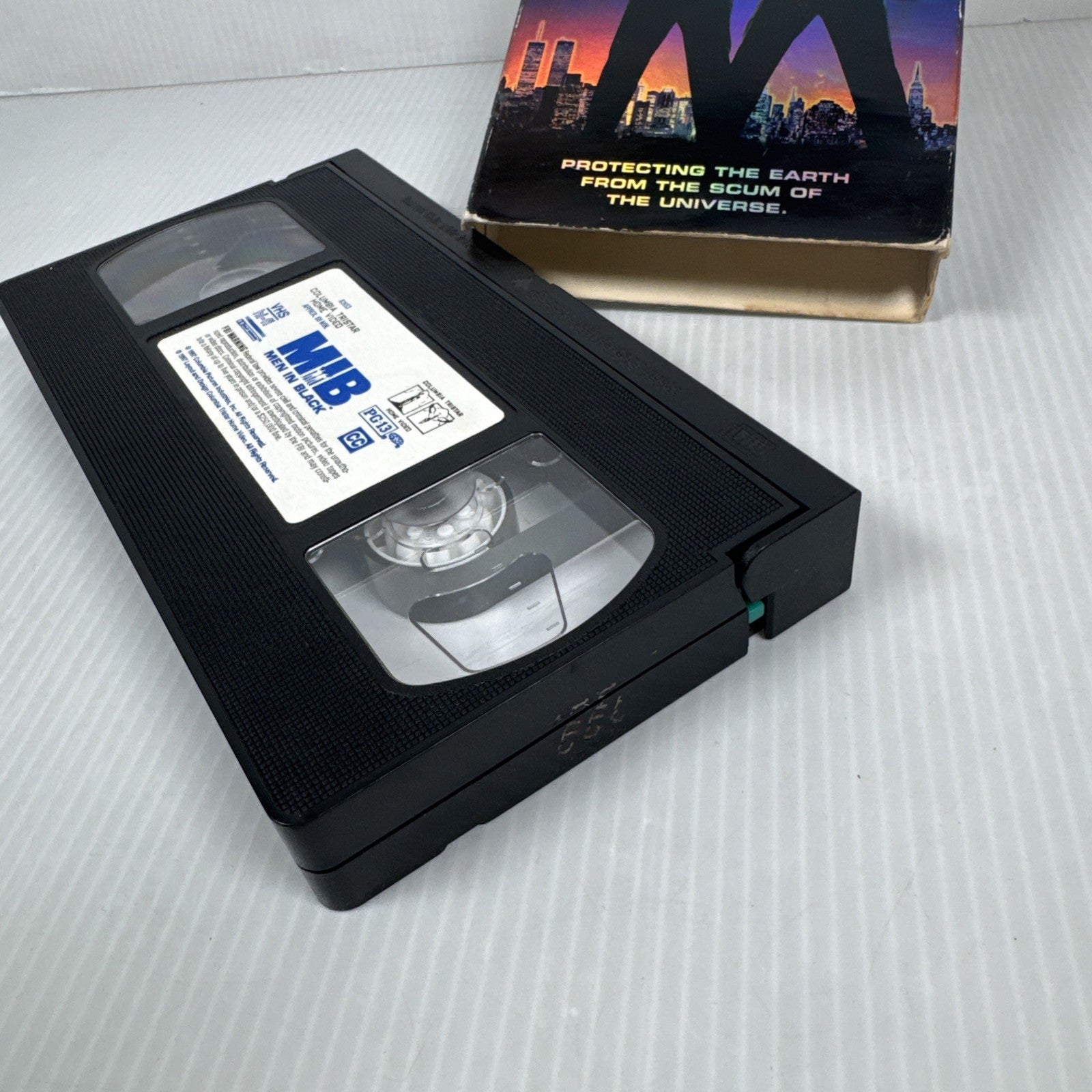 Men In Black MIB VHS 1997 Will Smith Tommy Lee Jones