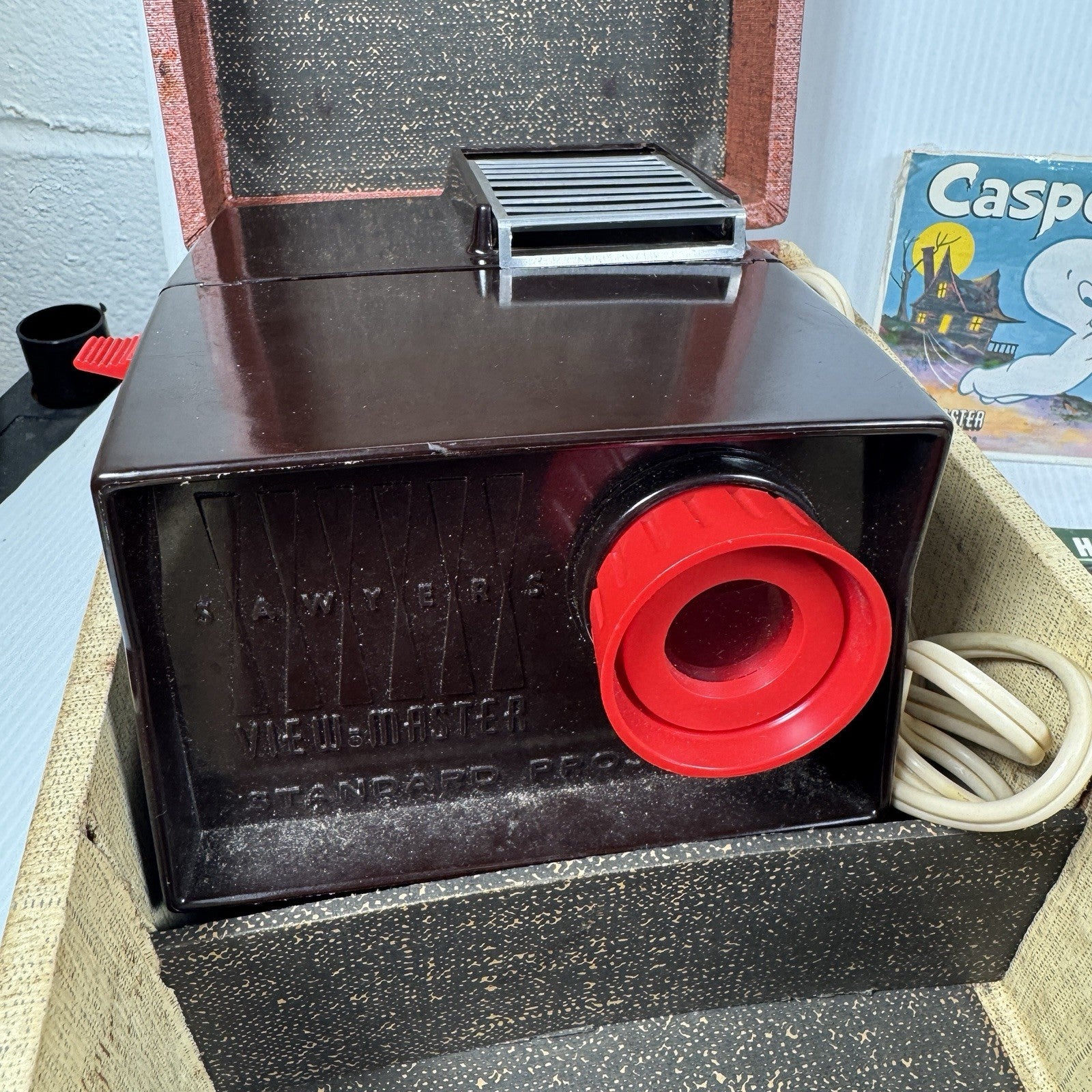 2 View Master Projector Lot with 13 Reels Casper Secret Squirrel +More Read Desc