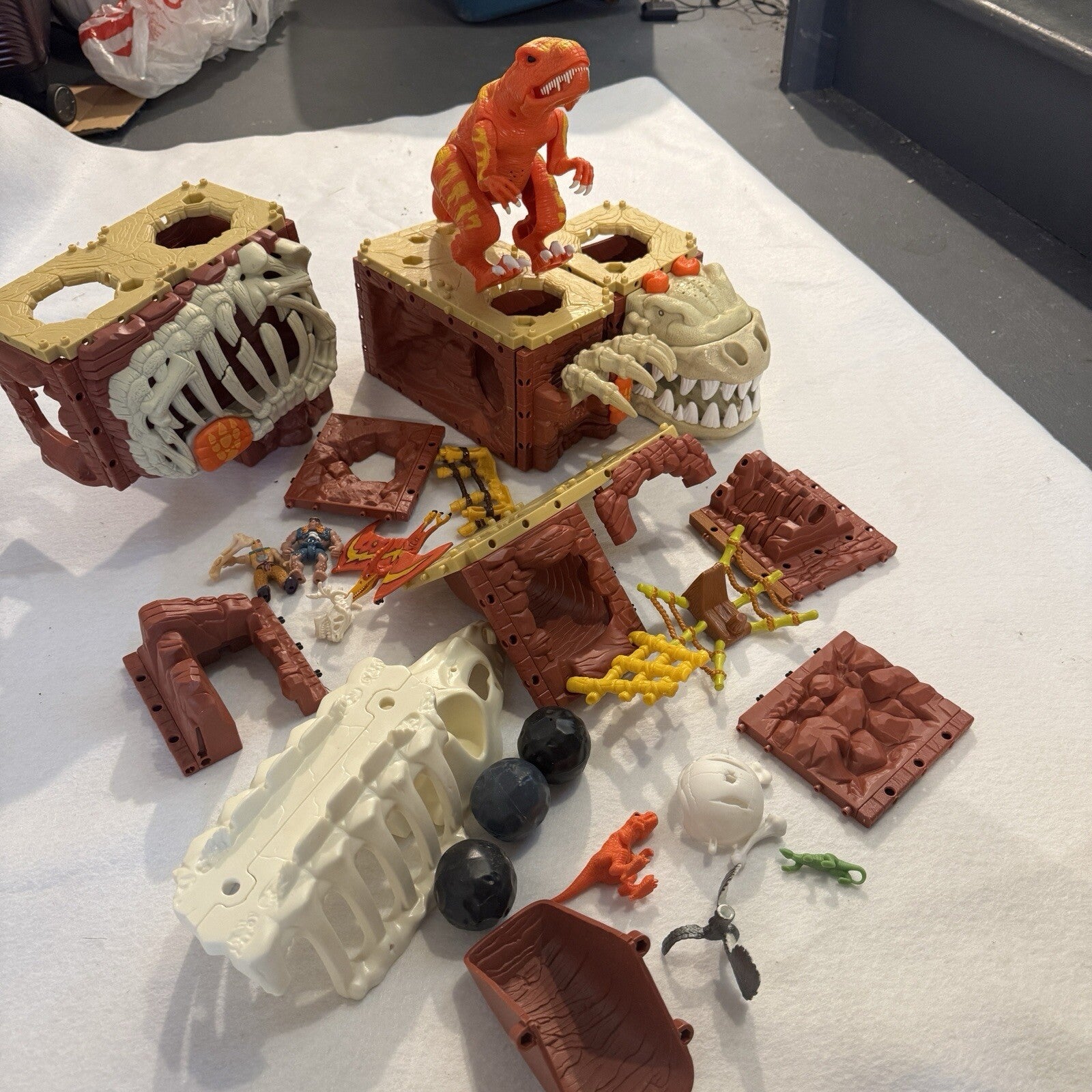 Imaginext T-Rex Mountain H5341 Fisher Price Dinosaur Set AS IS Incomplete Parts