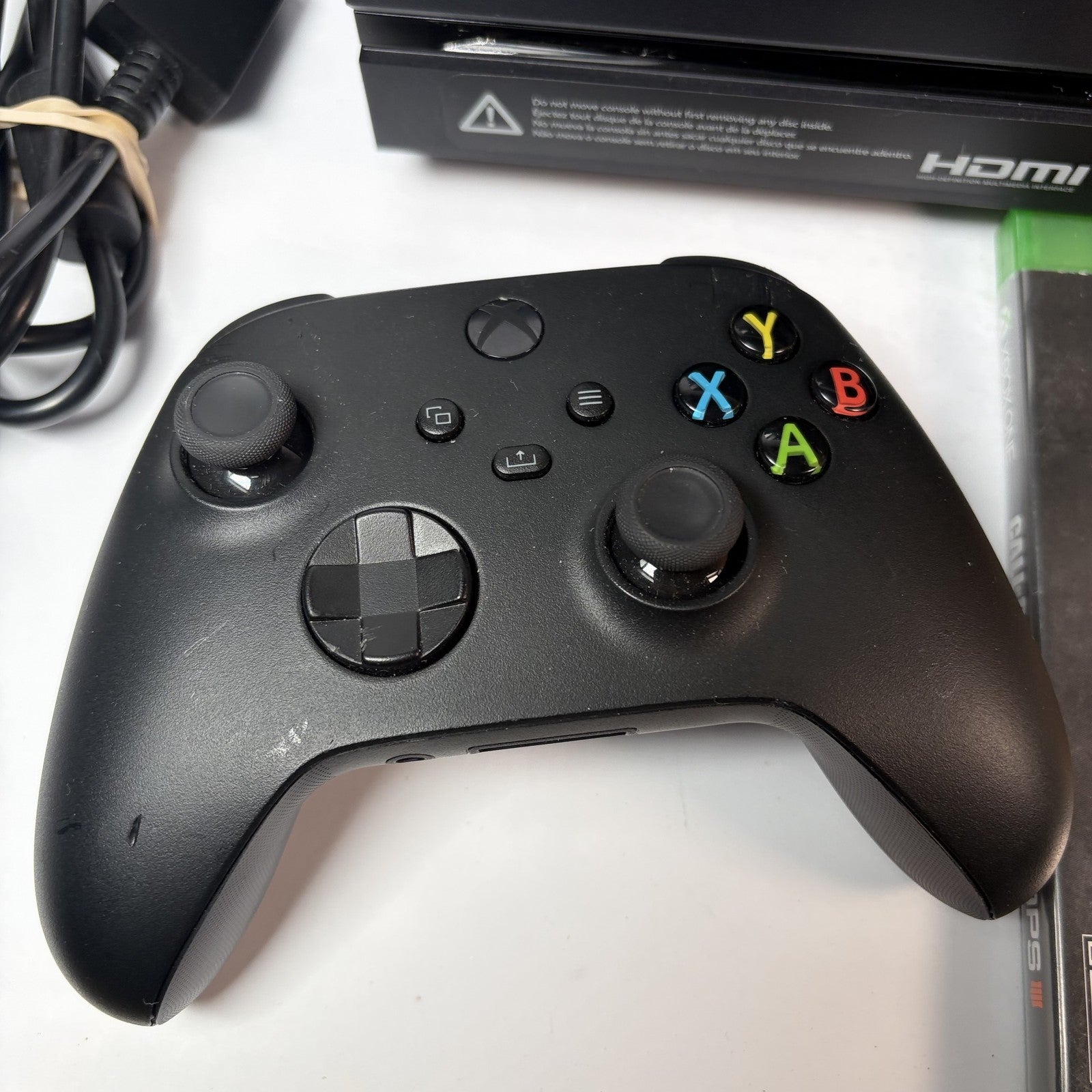 Xbox One Console 500GB Black with Kinect, Controller, 2 Games & Cables