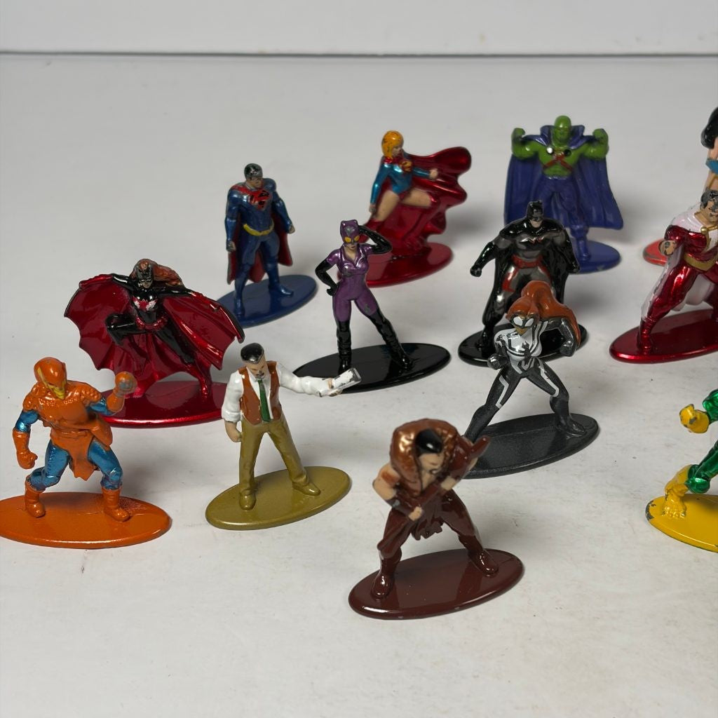 Jada Nano Metalfigs DC Comics Lot of 20 Diecast Mini Figures Batman Superman