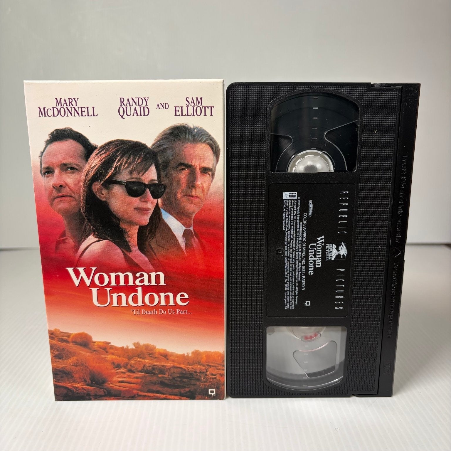 Woman Undone VHS 1996 Thriller Mary McDonnell Randy Quaid Republic Pictures