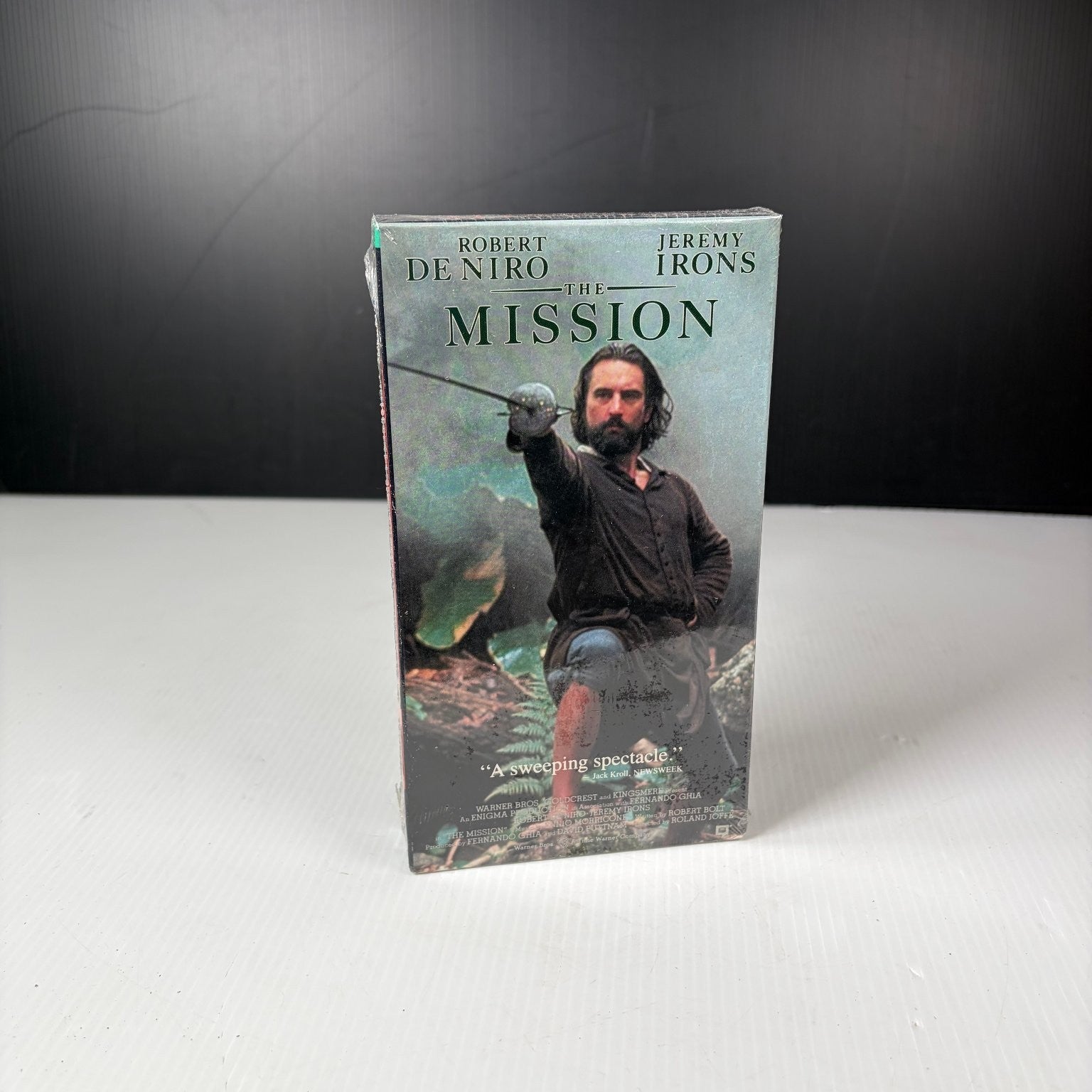The Mission VHS 1986 Drama Robert De Niro Jeremy Irons Warner Home Video
