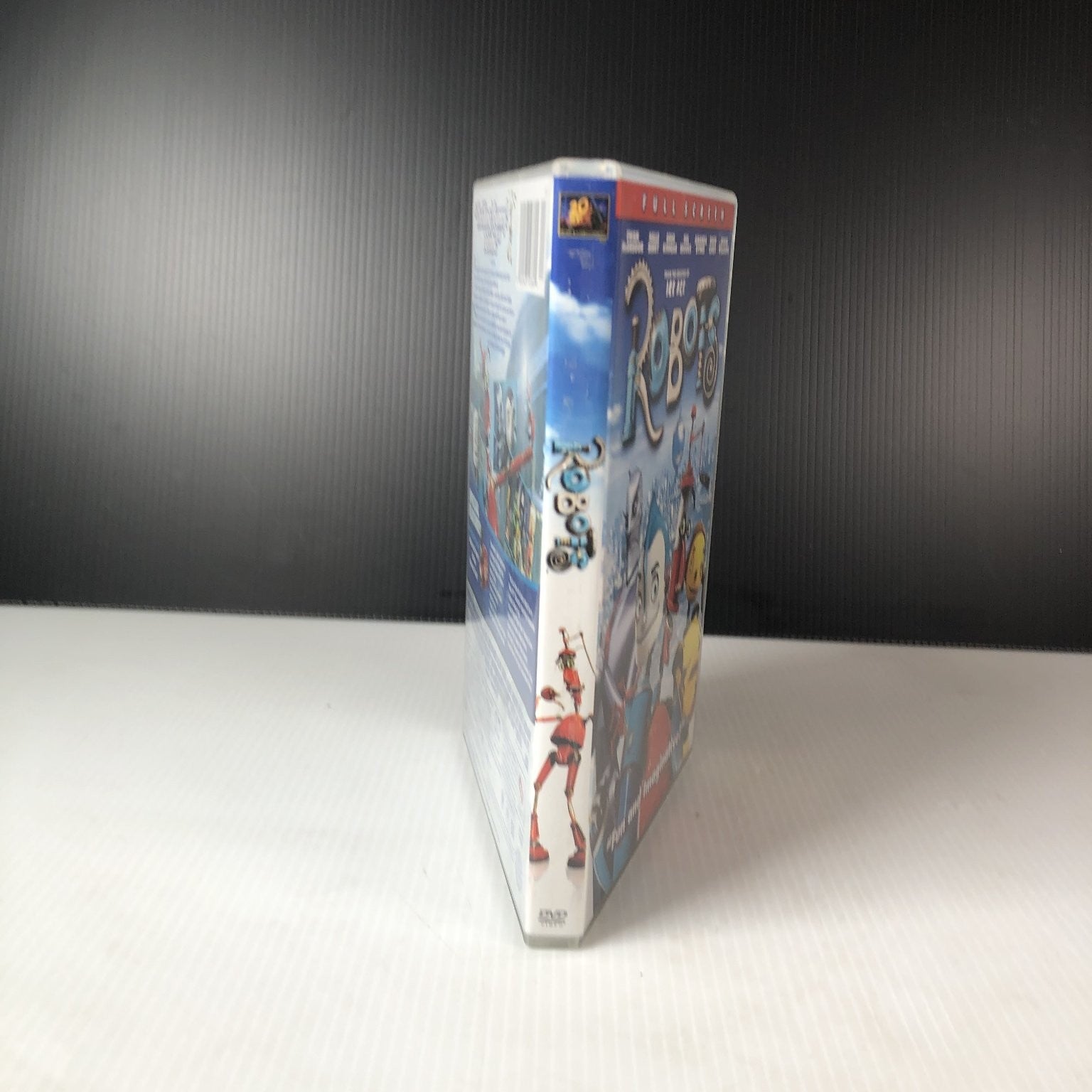 Robots DVD 2005 Full Screen Animated Movie Ewan McGregor Halle Berry