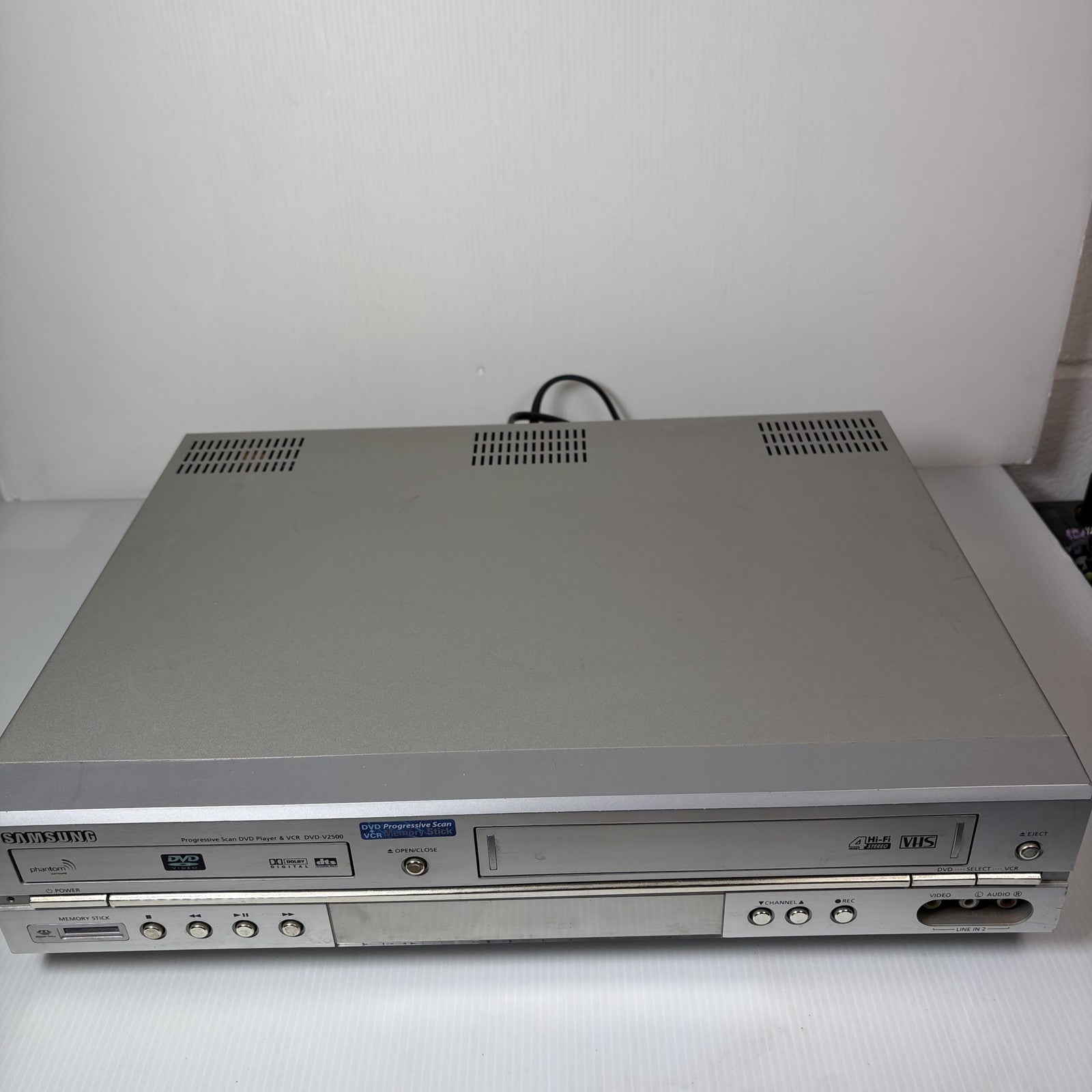 Samsung DVD-V2500 VCR Combo Deck ONLY VCR WORKING As Is