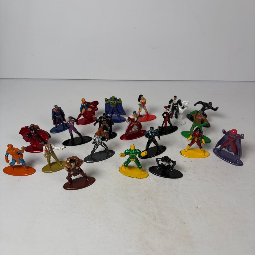 Jada Nano Metalfigs DC Comics Lot of 20 Diecast Mini Figures Batman Superman